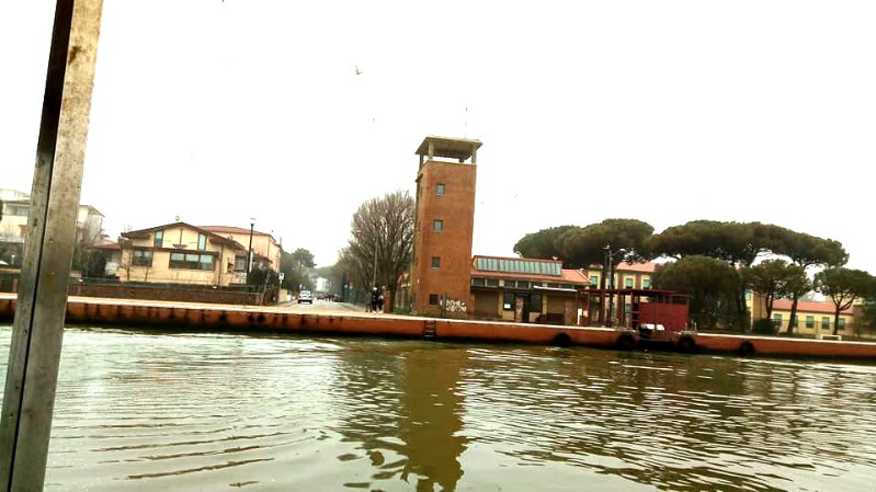 45--Canale Pallotta e torretta del collegio in seguito demolita.jpg