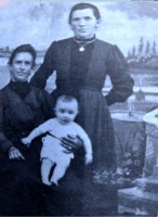 1) Giovanna Argenta (la Nana trona) e la sorella Maria detta Jete.jpg