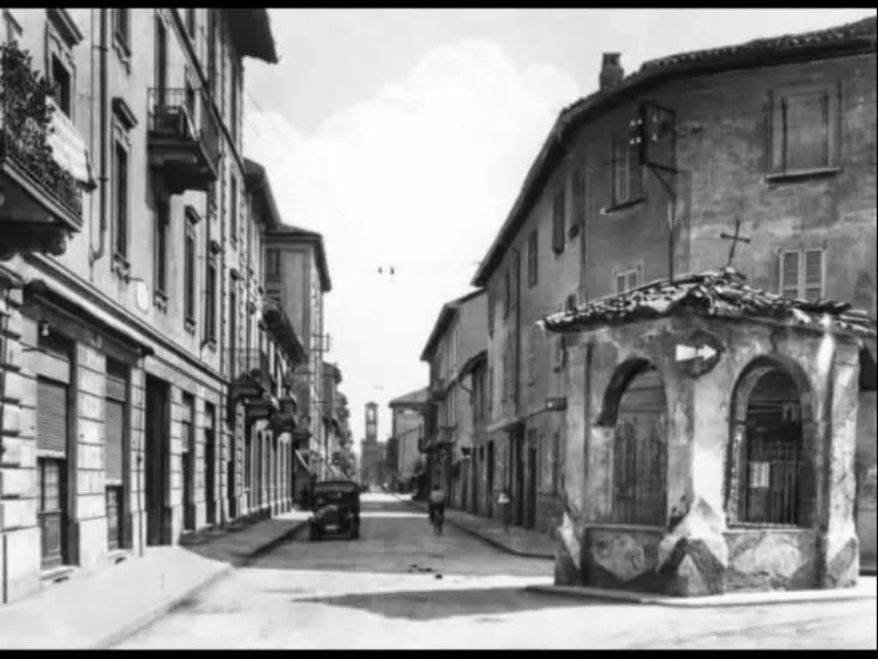 122) La cappelletta della peste. Via Conterosso. Lambrà..jpg