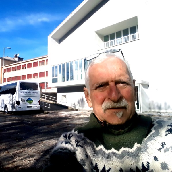 78) Vellai palestra e il sottoscritto.jpg