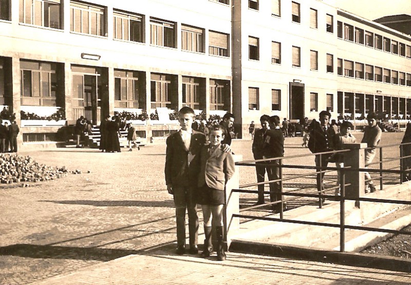 15-Vellai anno 1962 amici di scuola.jpg