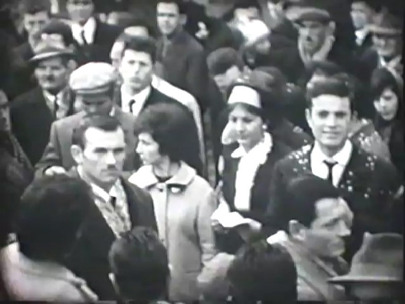 16b-Il pubblico assiste divertito!.jpg