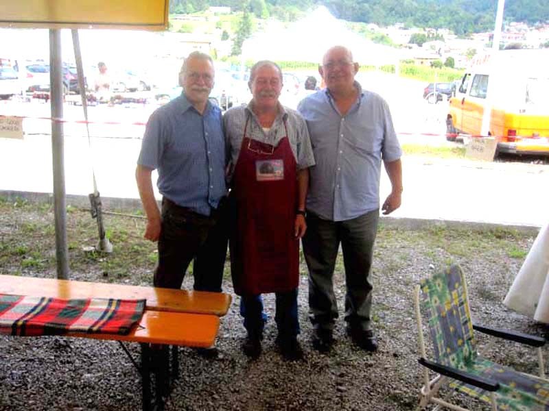 57) Cesiomaggiore 2015-festa della patata- da sn Cassol Luciano, Canal Walter e Zanella Walter , a Vellai negli anni '60-'63..JPG