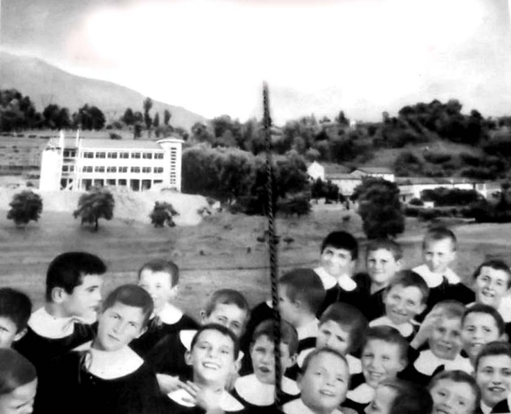 64) Scuola dell'Istituto Beato Bernardino Tomitano di Vellai di Feltre..jpg