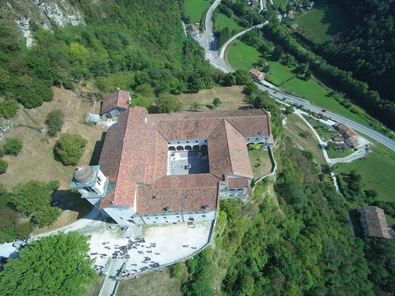 50) San Vittore e Corona.jpg