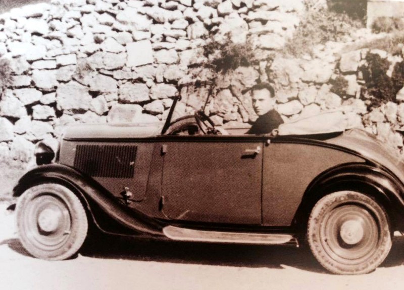 10) Aveva un debole per la sua Balilla, una Fiat del 1934 regalatagli dagli iscritti all'Azione Cattolica di quegli anni perchè potesse visitarli nelle loro parrocchie, sostituendo la vecchia motociclet.jpg