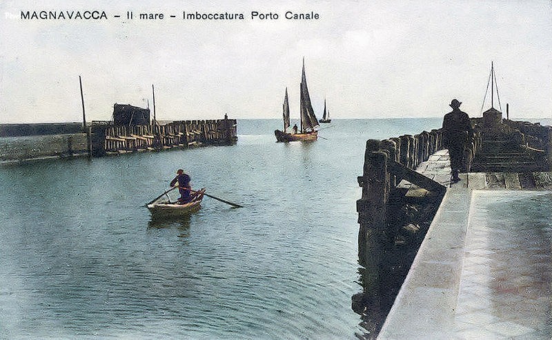 58c-Magnavacca - Il mare e l'imboccatura al porto canale..jpg