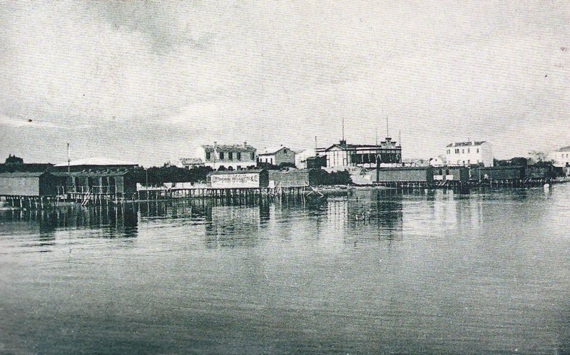 82-I bagni di Magnavacca, palafitte sull'acqua.jpg