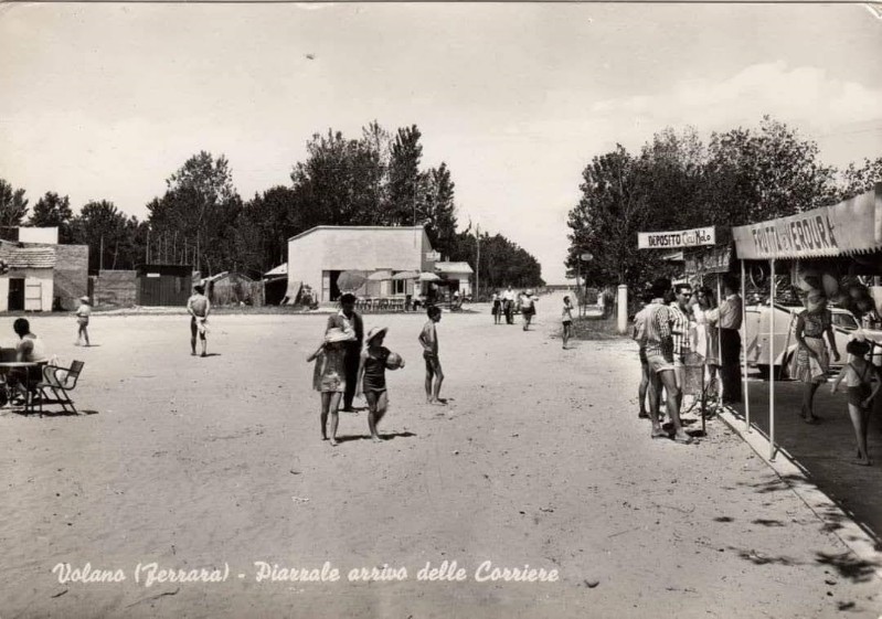 8) Volano (FE) - Piazzale arrivo delle corriere.jpg