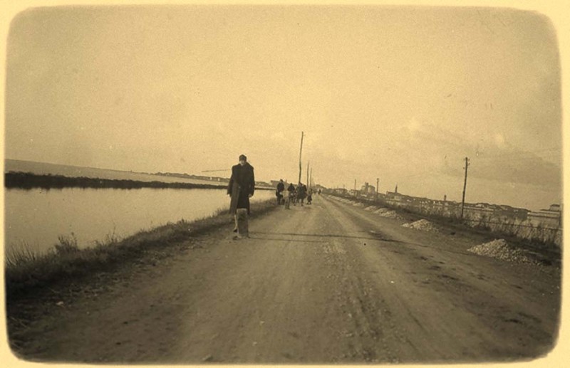 01f-Porto Garibaldi-par ander a magnavache an ghiere menghe al sfealt a gneanche al villagg di tulipan (rose), aghi era al TRINEN!.jpg